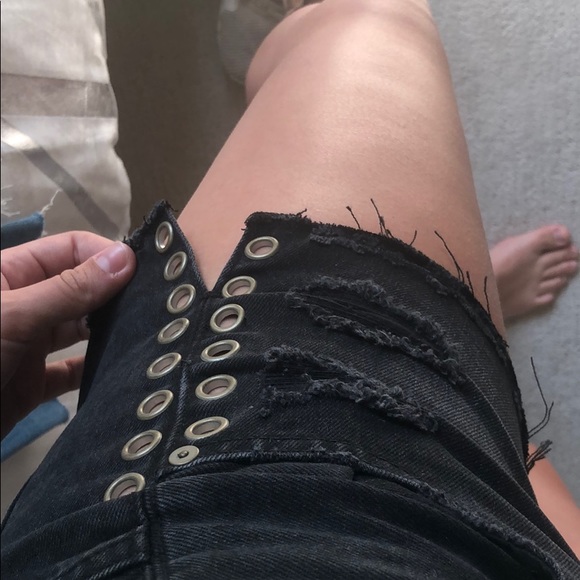 Neon blonde lovely eyelet shorts!! - Picture 3 of 4